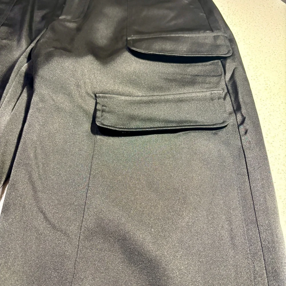NWOT Noli Milan Black Satin Cargo Pants Size 2 - Picture 6 of 11